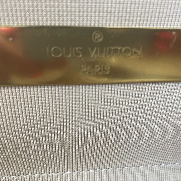 Authentic LV Pullman Suitcase - Picture 14 of 16